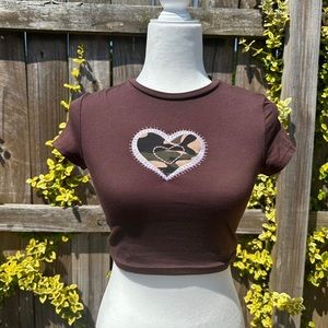 BABY TEE WITH CAMO HEART